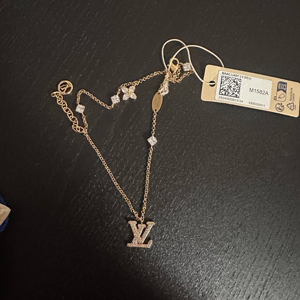 Louis Vuitton Lady LV Bracelet - Picture 4 of 6